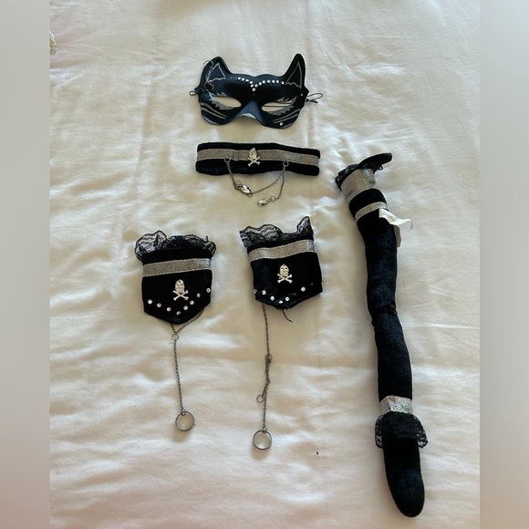 Cat Woman Accessories - Picture 1 of 1